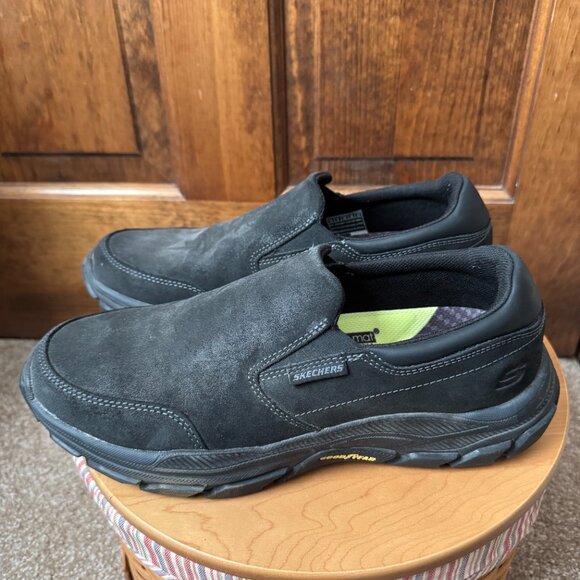 Skechers Black Nubuck Respected-Calum Slip-On w/Goodyear Rubber Soles Size 10 main image 11